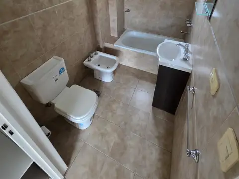 HERMOSO DEPARTAMENTO DE 1 AMB. - CONTRAFRENTE - BALCON - MUY LUMINOSO