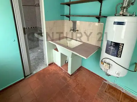VENTA PH 2 AMBIENTES CON TERRAZA EN CASEROS – Acepta permuta