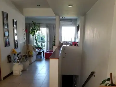 SE VENDE TRIPLEX 4 AMB VILLA LUGANO