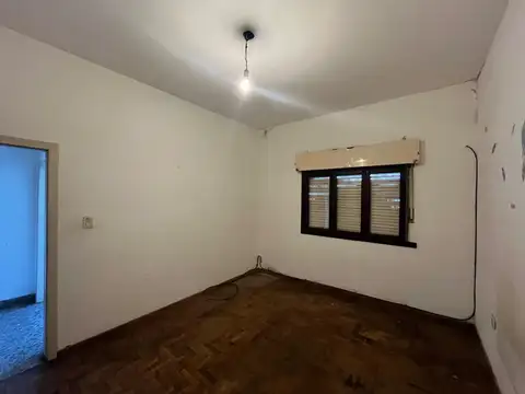 Casa 4 ambientes con 1 baño