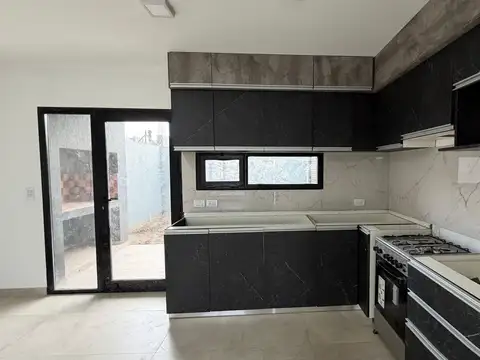 Casa en Alquiler en Neuquén, $ 3.000.000