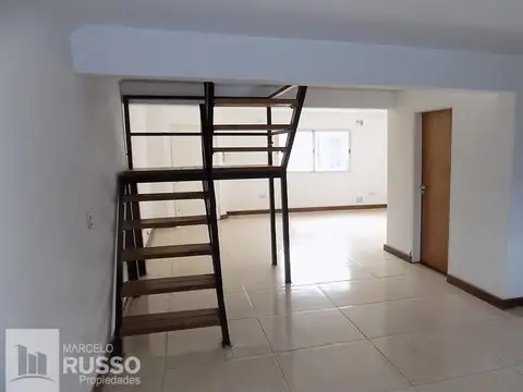 Depto Tipo Casa en Venta con 1 cocheras