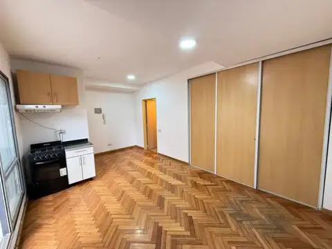 Monoambiente en alquiler. Patio. Apto profesional. Villa Urquiza