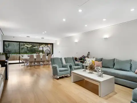 Departamento en Venta con 2 cocheras