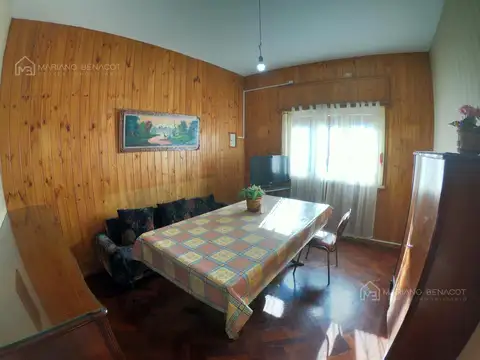 Depto Tipo Casa en Venta 50 años