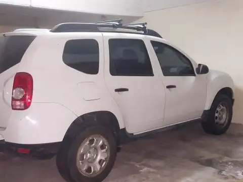 VENTA COCHERA CUBIERTA EN ALMAGRO UNICA EN LA ZONA