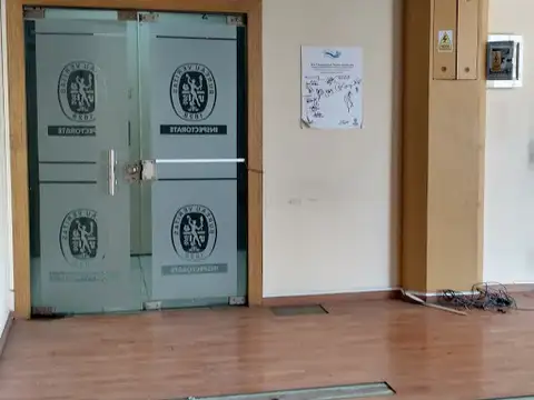 Oficina en Venta con 24 cocheras