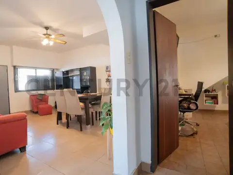 Departamento 5 ambientes con 2 baños