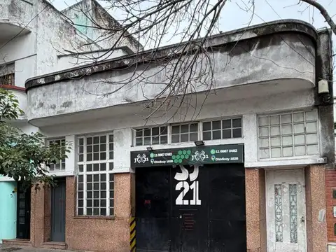local o deposito 8.66x20 con cocina baño patio y oficina,