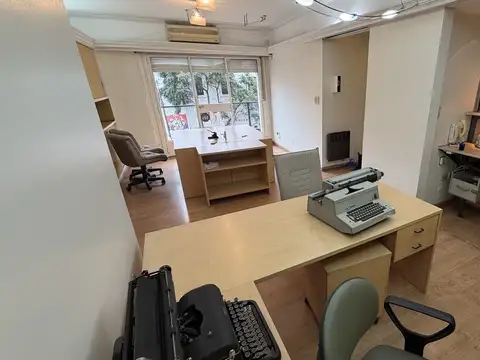 Excelente Oficina Av. Belgrano|Ubicación Estratégica en Monserrat