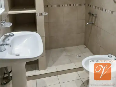Depto Tipo Casa en Alquiler al Este