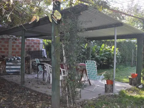 Casa en Venta con 3 cocheras