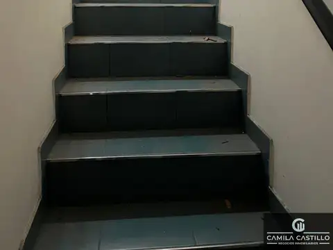 Galpón en alquiler de 304m2 ubicado en Ituzaingó Sur