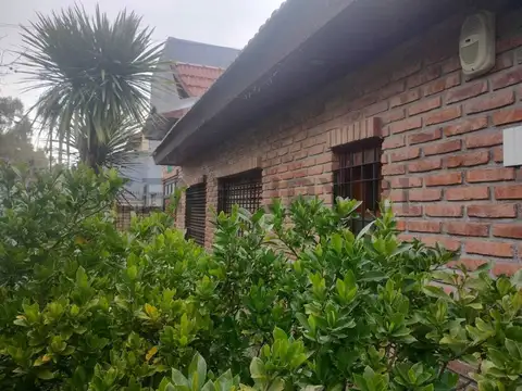 CASA EN VENTA EN GONNET