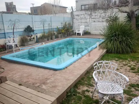 CASA EN VENTA EN GONNET