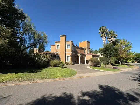 Casa en Alquiler de 4 dormitorios
