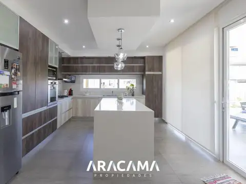 Casa en Venta en Countries y Barrios Cerrados en Esteban Echeverria, USD 325.000