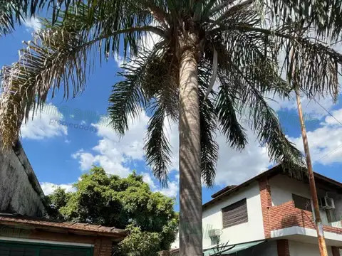 VENTA – Casa multifamiliar en lote de 13 x 25 – San Justo