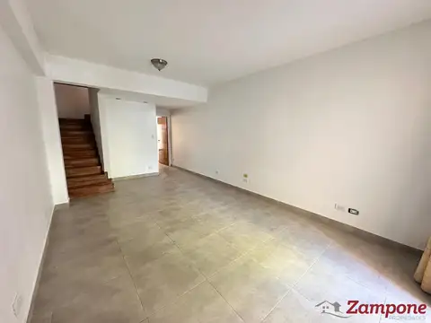 Depto Tipo Casa en Venta con 1 cocheras