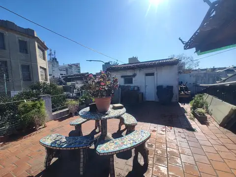 CASA LOTE PROPIO 4 AMBIENTES APTO CREDITO CON TERRAZA EN BOEDO MUY LUMINOSA PERMUTA FINANCIA