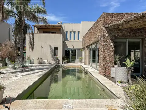 Casa en venta en San Isidro Labrador, Villanueva