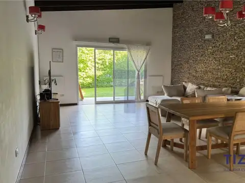 Casa en Venta con 4 cocheras
