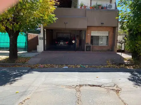 Morón centro casa 6 ambientes