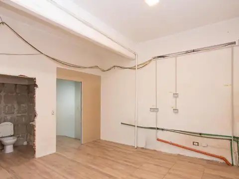 LOCAL SOBRE AV CORDOBA APTO TODO RUBRO SIN TIRAJE
