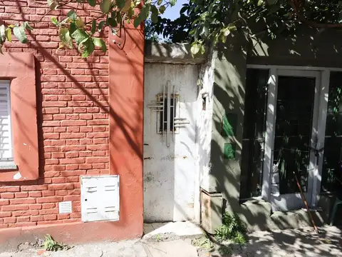 Venta Casa de pasillo a reciclar en Belgrano
