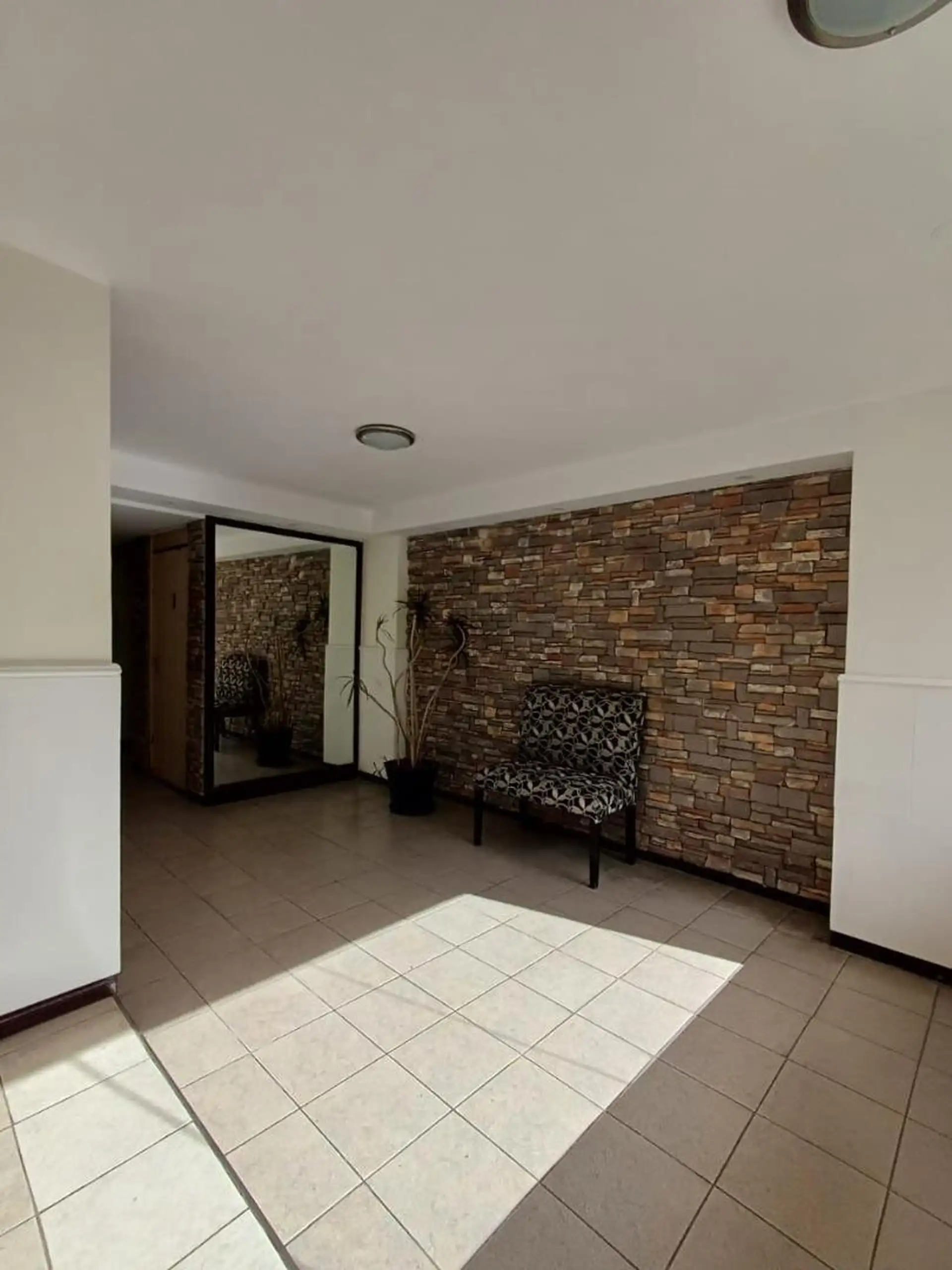 Depto 3 amb, 60m² con balcón — La Perla Sur