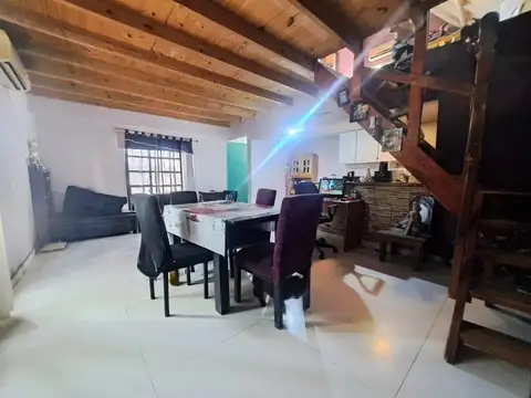 Casa 5 ambientes con 2 baños