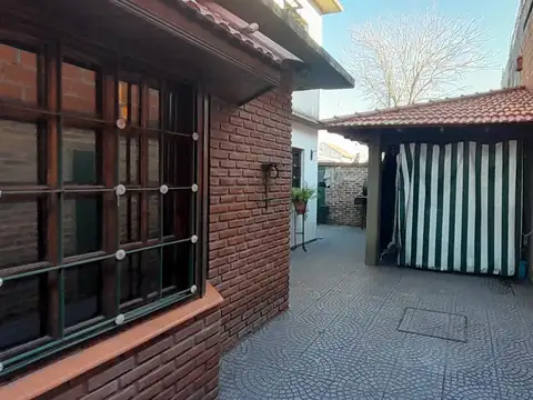 Depto Tipo Casa en Venta en Villa Dominico, USD 59.000