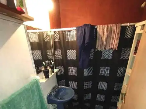 Casa 7 ambientes con 2 baños