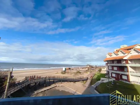 Departamento con terraza en venta de 1 dormitorio frente al mar villa gesell