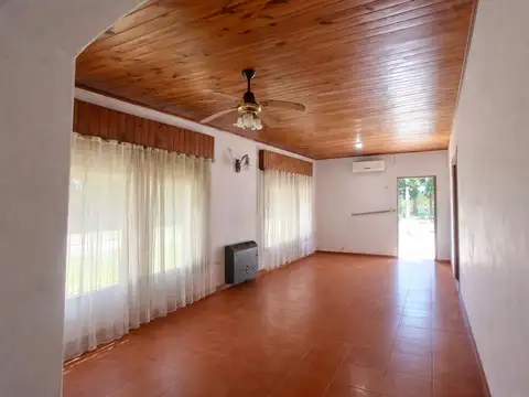 VENTA – CASA EN ESQUINA EN El PINAR. CORTINES