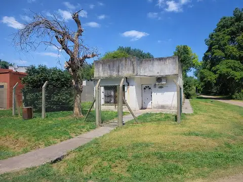 VENTA – CASA EN ESQUINA EN El PINAR. CORTINES