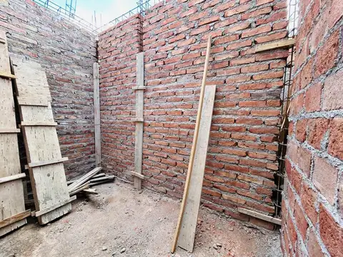 VENTA CASA EN POZO EN BARRIO ANDESMAR GUAYMALLEN