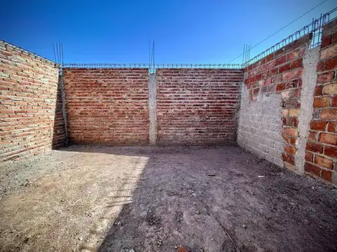 VENTA CASA EN POZO EN BARRIO ANDESMAR GUAYMALLEN