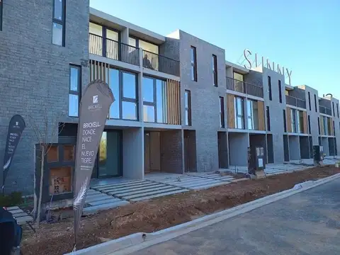 VENTA TRIPLEX COMLEJO SUNNY DE POZO