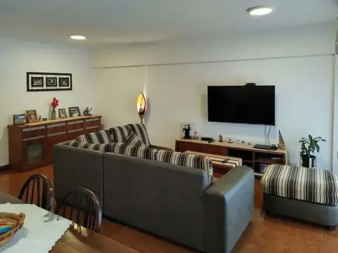 Departamento 5 ambientes con 4 baños
