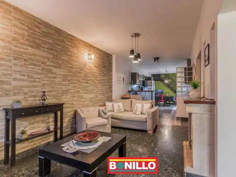 Depto Tipo Casa en Venta de 5 ambientes