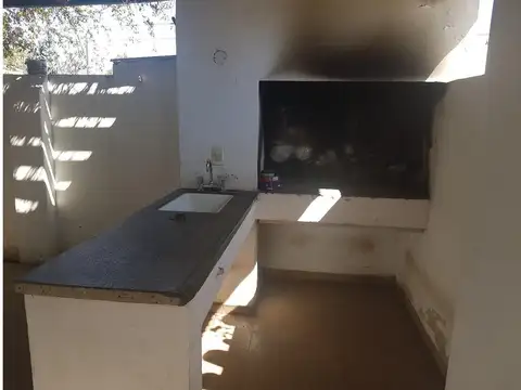 Casa 4 ambientes con 1 baño