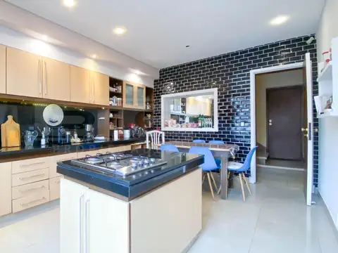 Casa 5 ambientes con 1 baño