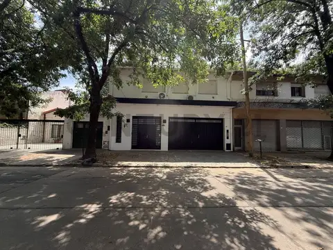 Casa 3 Dorm. con Pileta y Parque de 365 m² en Don Torcuato