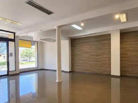 Casa 11 ambientes con 2 baños