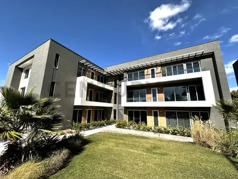 Av. Champagnat 2500, Piso 0