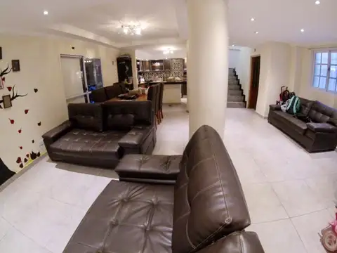 Depto Tipo Casa en Venta de 4 dormitorios