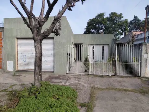 Venta casa 4 amb, en Lomas de Zamora + Local