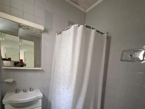 Valentin Gomez 3800, Piso 8