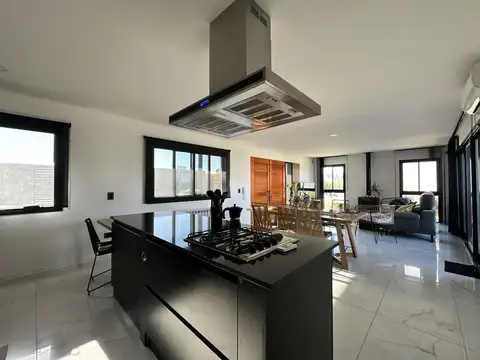 Casa en Venta al Oeste